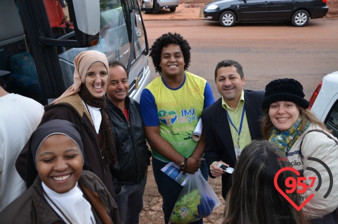 Paróquia São Carlos embarca 3 ônibus com destino JMJ-Rio 2013