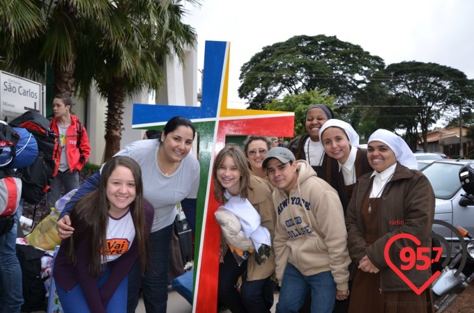Paróquia São Carlos embarca 3 ônibus com destino JMJ-Rio 2013