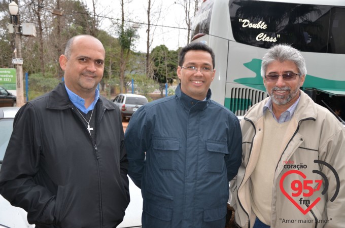 Paróquia São Carlos embarca 3 ônibus com destino JMJ-Rio 2013