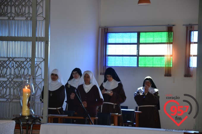 Missa no mosteiro homenageia Padres e Diáconos