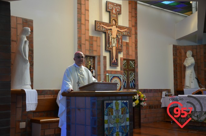 Missa no mosteiro homenageia Padres e Diáconos