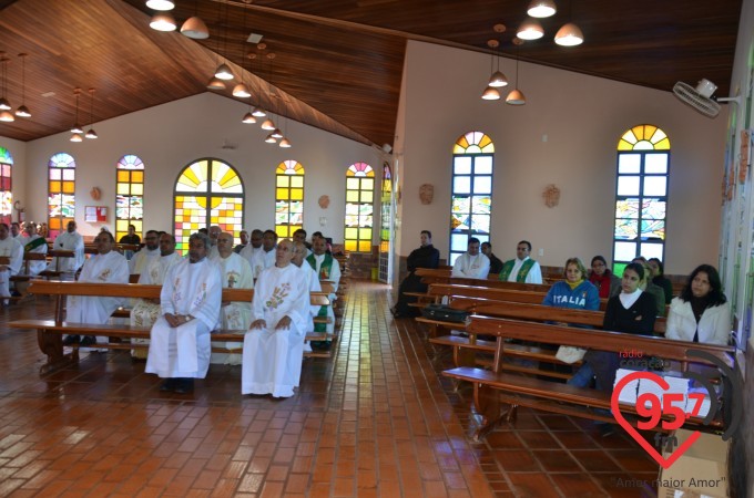 Missa no mosteiro homenageia Padres e Diáconos