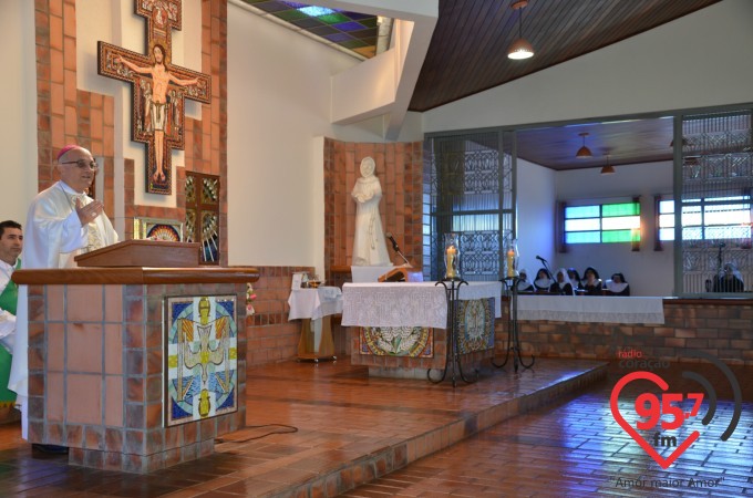 Missa no mosteiro homenageia Padres e Diáconos