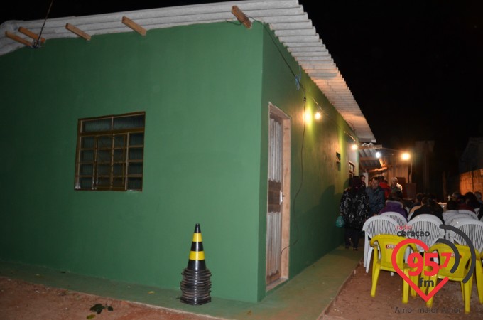 Missa em ação de graças pela entrega da nova casa de Dona Tereza