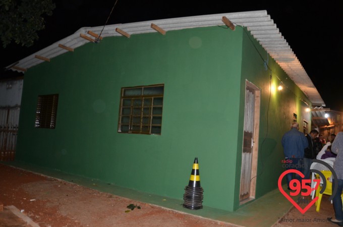 Missa em ação de graças pela entrega da nova casa de Dona Tereza