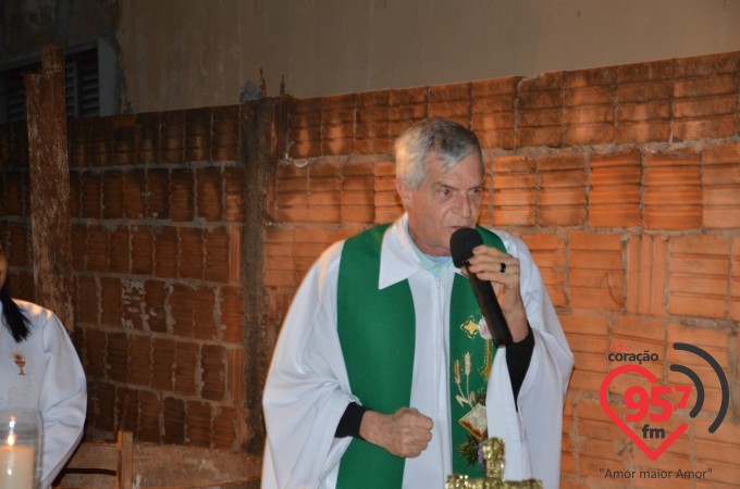 Missa em ação de graças pela entrega da nova casa de Dona Tereza