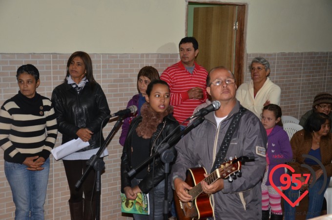 Missa em ação de graças pela entrega da nova casa de Dona Tereza