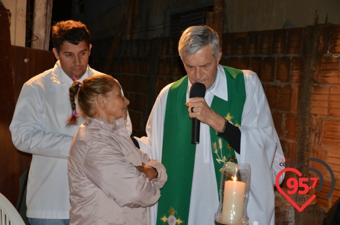 Missa em ação de graças pela entrega da nova casa de Dona Tereza