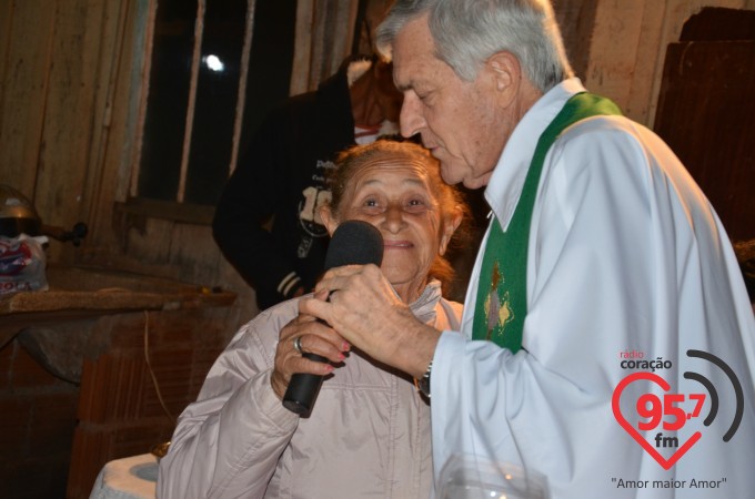 Missa em ação de graças pela entrega da nova casa de Dona Tereza