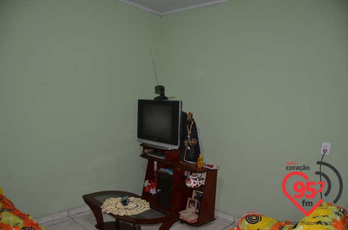 Missa em ação de graças pela entrega da nova casa de Dona Tereza
