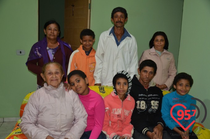 Missa em ação de graças pela entrega da nova casa de Dona Tereza