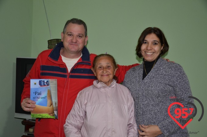 Missa em ação de graças pela entrega da nova casa de Dona Tereza