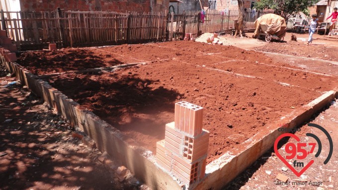 Missa em ação de graças pela entrega da nova casa de Dona Tereza