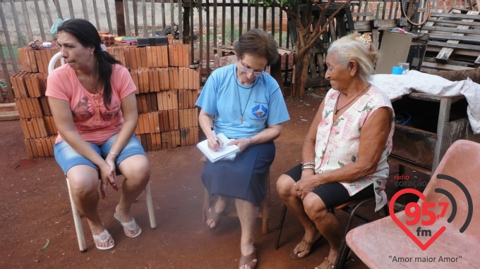 Missa em ação de graças pela entrega da nova casa de Dona Tereza