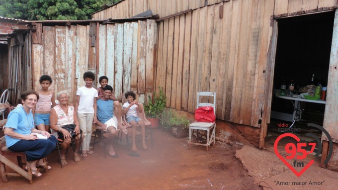 Missa em ação de graças pela entrega da nova casa de Dona Tereza