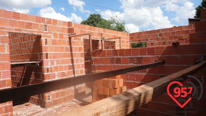 Missa em ação de graças pela entrega da nova casa de Dona Tereza