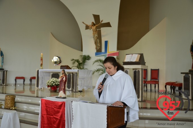 Equipes de N.S. realizam missa mensal na Paróquia Sagrado C. Jesus