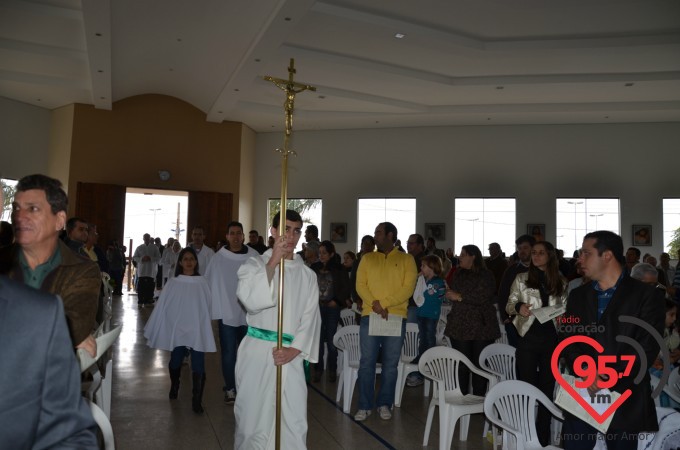Equipes de N.S. realizam missa mensal na Paróquia Sagrado C. Jesus