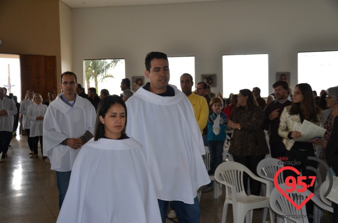 Equipes de N.S. realizam missa mensal na Paróquia Sagrado C. Jesus