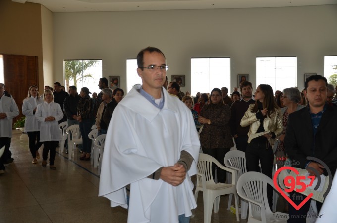Equipes de N.S. realizam missa mensal na Paróquia Sagrado C. Jesus