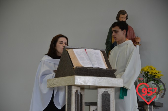 Equipes de N.S. realizam missa mensal na Paróquia Sagrado C. Jesus