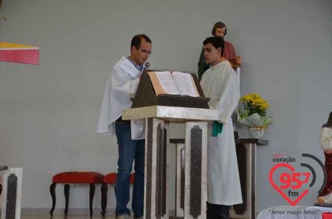 Equipes de N.S. realizam missa mensal na Paróquia Sagrado C. Jesus