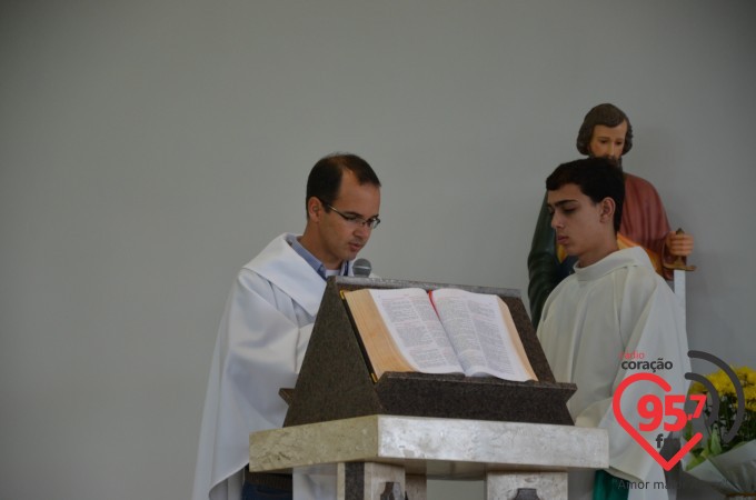 Equipes de N.S. realizam missa mensal na Paróquia Sagrado C. Jesus