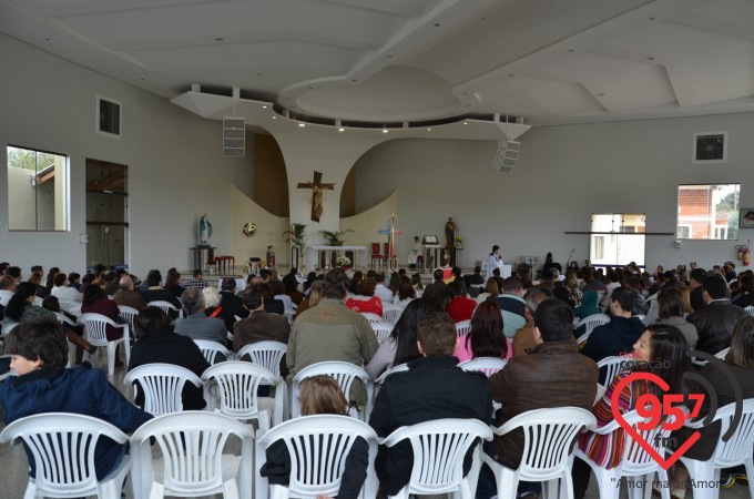 Equipes de N.S. realizam missa mensal na Paróquia Sagrado C. Jesus