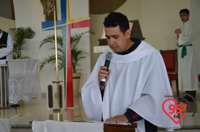 Equipes de N.S. realizam missa mensal na Paróquia Sagrado C. Jesus