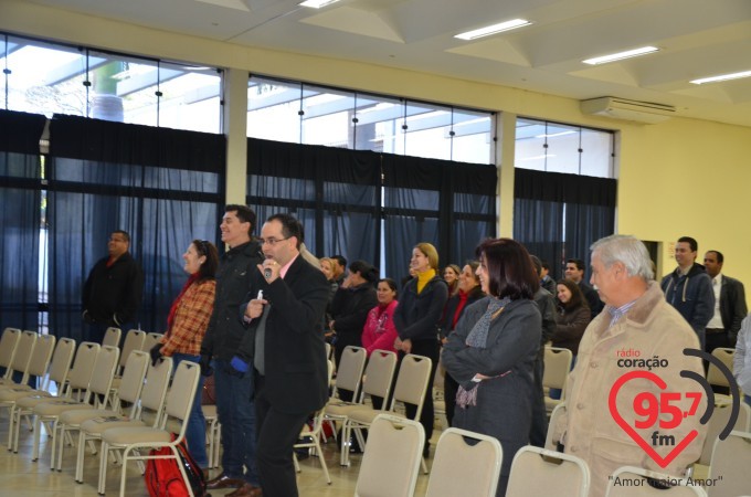 Aced realiza palestra motivacional com Valdir da Costa