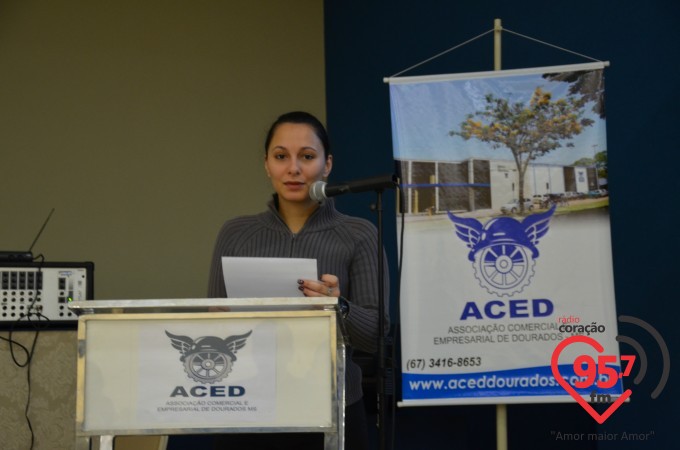 Aced realiza palestra motivacional com Valdir da Costa