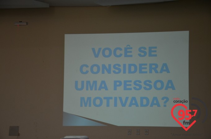 Aced realiza palestra motivacional com Valdir da Costa