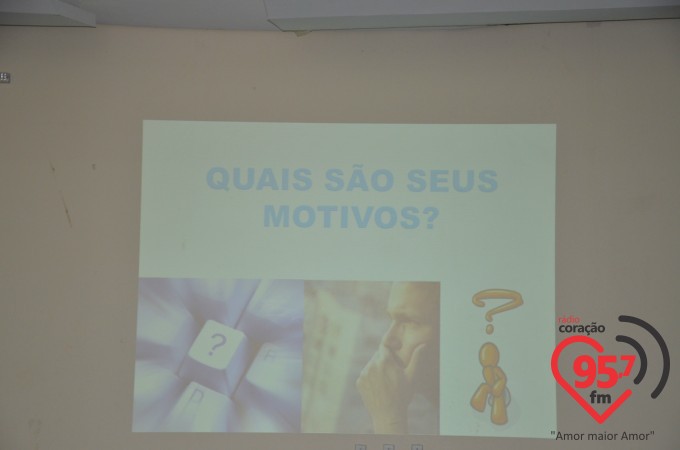 Aced realiza palestra motivacional com Valdir da Costa