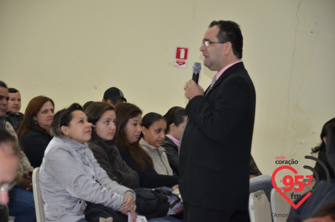 Aced realiza palestra motivacional com Valdir da Costa