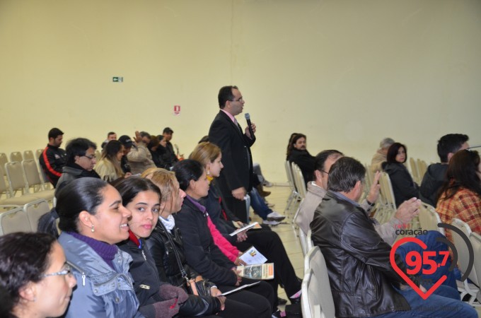 Aced realiza palestra motivacional com Valdir da Costa