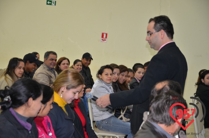 Aced realiza palestra motivacional com Valdir da Costa