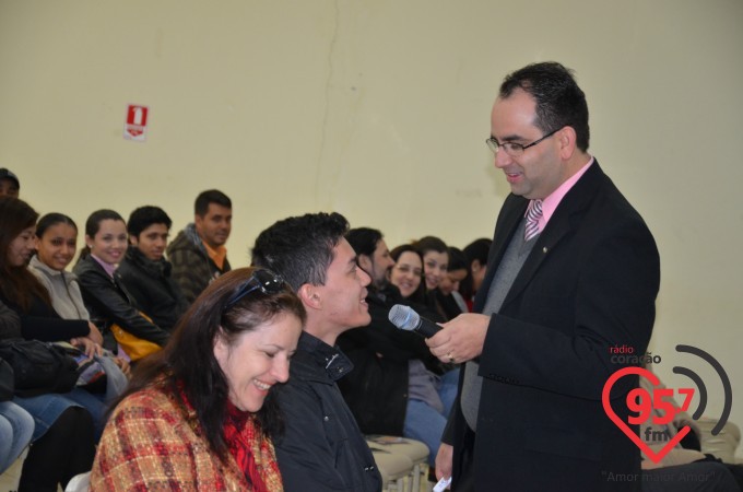 Aced realiza palestra motivacional com Valdir da Costa