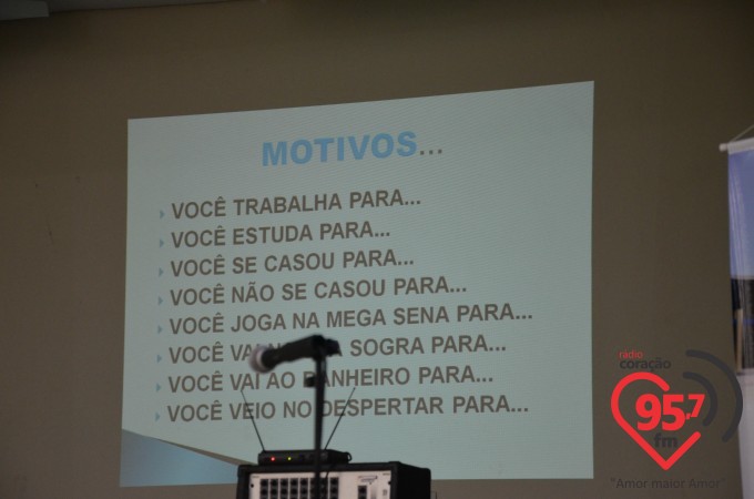 Aced realiza palestra motivacional com Valdir da Costa