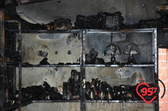 Incêndio em camelôs pode ter sido provocado