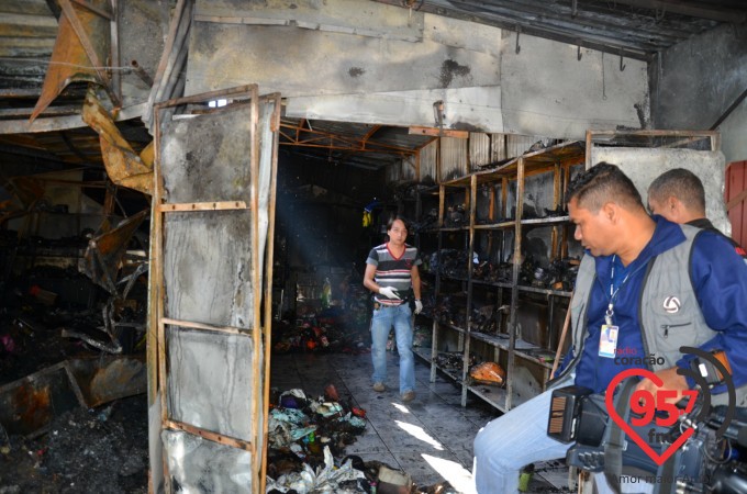 Incêndio em camelôs pode ter sido provocado