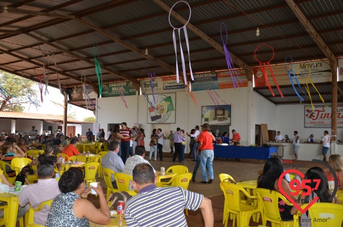 Colônia Paraguaia realiza almoço de confraternização