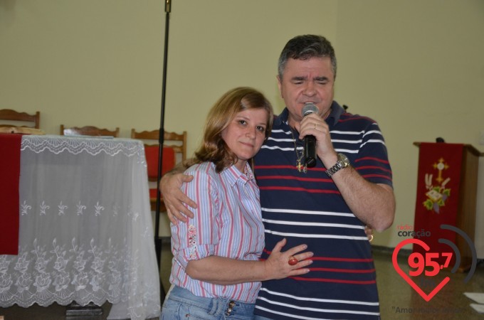 Integrantes da Rádio Coração FM realizam retiro para casais em Jateí