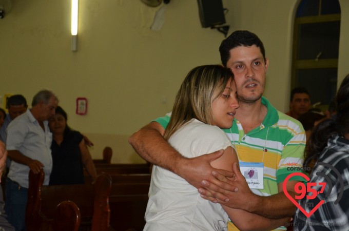 Integrantes da Rádio Coração FM realizam retiro para casais em Jateí