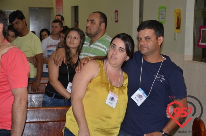Integrantes da Rádio Coração FM realizam retiro para casais em Jateí