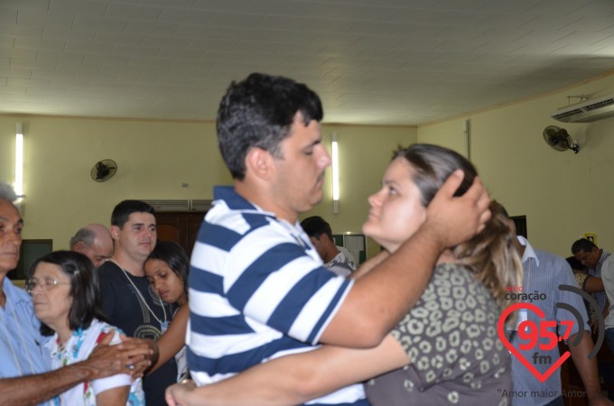 Integrantes da Rádio Coração FM realizam retiro para casais em Jateí