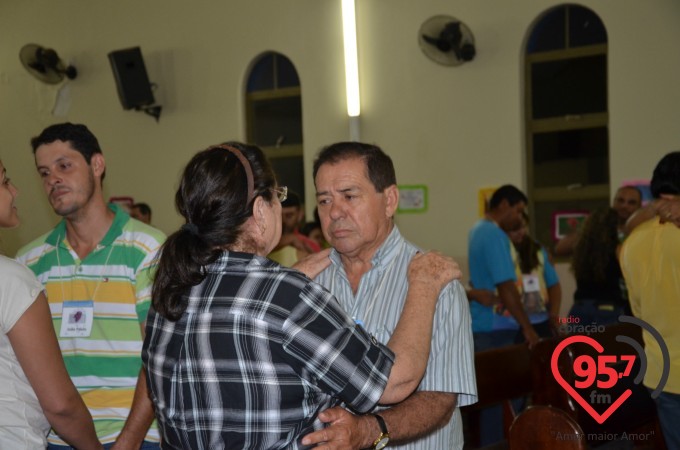 Integrantes da Rádio Coração FM realizam retiro para casais em Jateí