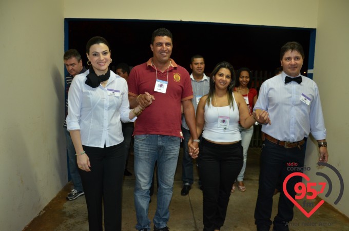 Integrantes da Rádio Coração FM realizam retiro para casais em Jateí