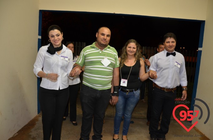 Integrantes da Rádio Coração FM realizam retiro para casais em Jateí
