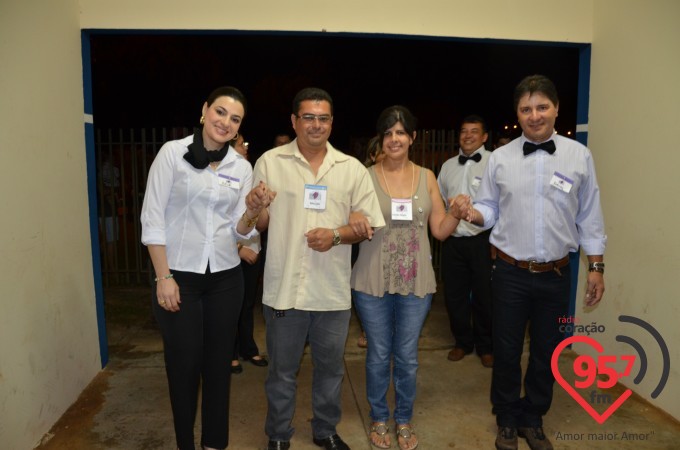 Integrantes da Rádio Coração FM realizam retiro para casais em Jateí