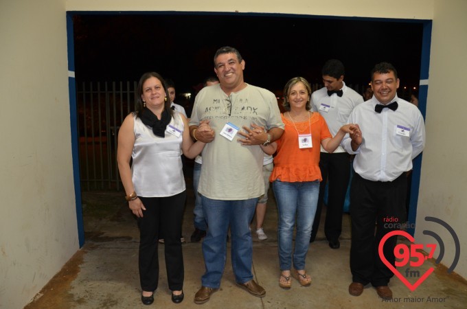 Integrantes da Rádio Coração FM realizam retiro para casais em Jateí